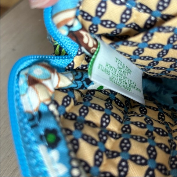 Vera Bradley purse clutch wallet keychain
With zipper in excellent condition - Picture 4 of 14